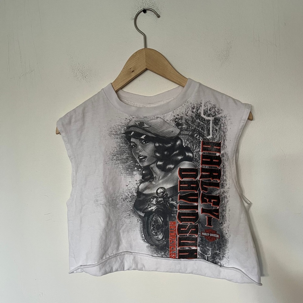 Harley-Davidson White Pin-up Girl Graphic Cropped Muscle Tank Charlotte NC Small
